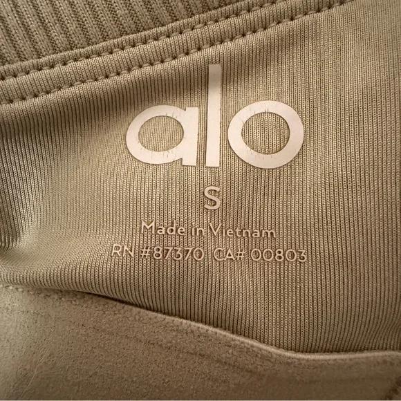 ALO Yoga Ribbed crop tank with built in Bra in light sage green. Size small - Picture 13 of 16